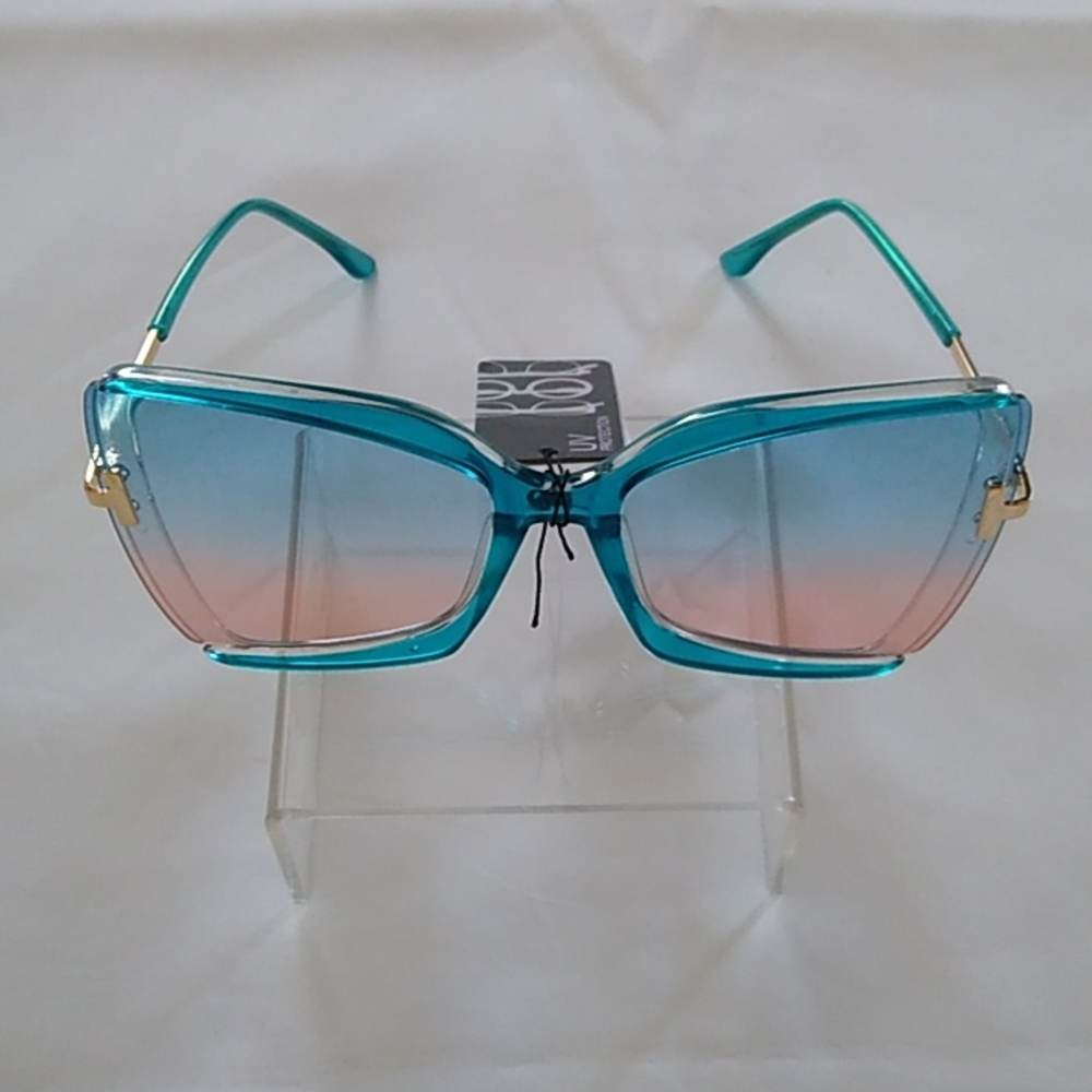 ✨"Headin' Out!" Sunglasses!✨